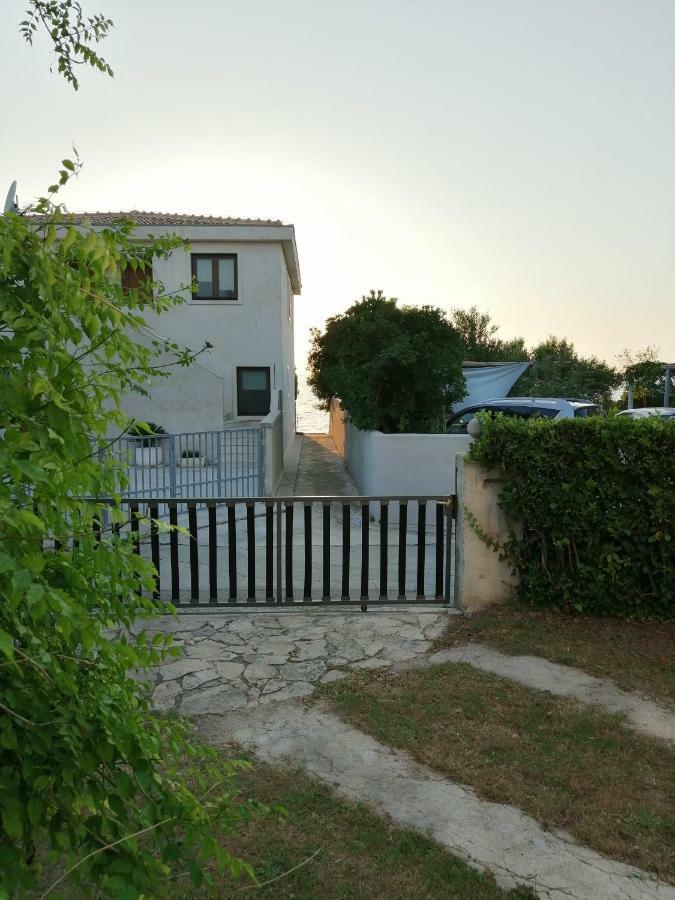Apartmani Petra Vrsi Exterior photo