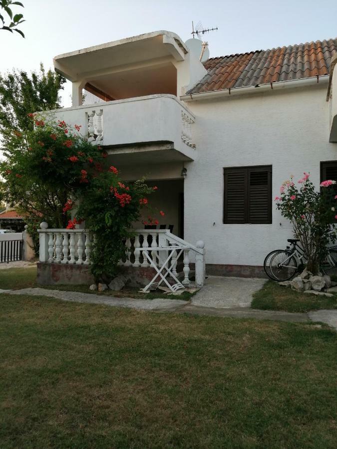 Apartmani Petra Vrsi Exterior photo