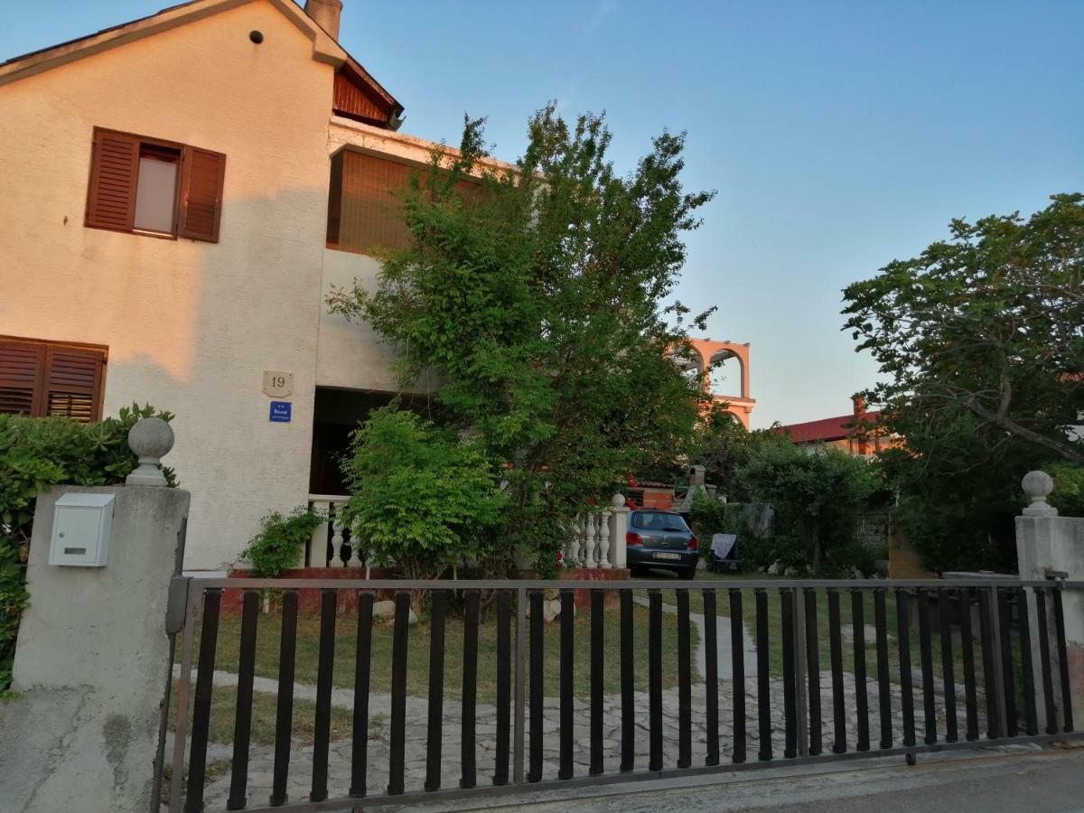 Apartmani Petra Vrsi Exterior photo